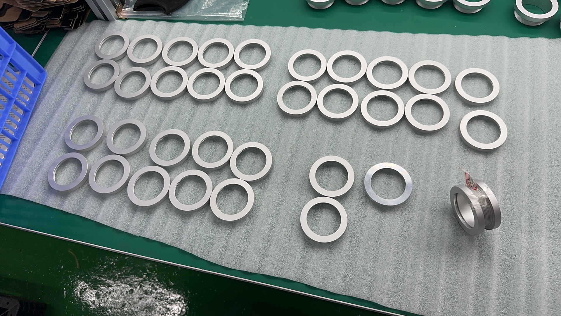glass door knobs