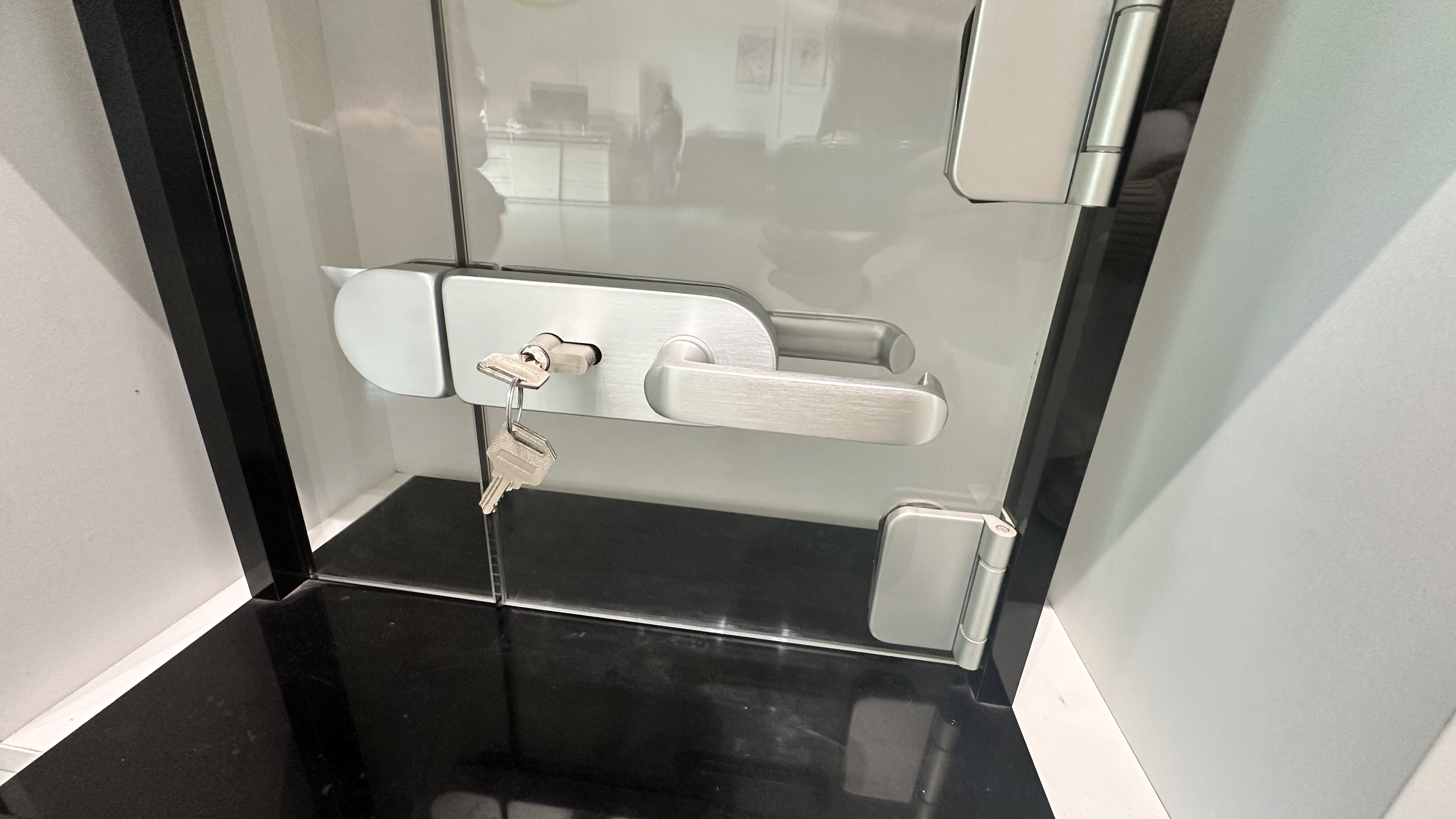 Replacing Glass Door Handles: A Comprehensive Guide for Homeowners